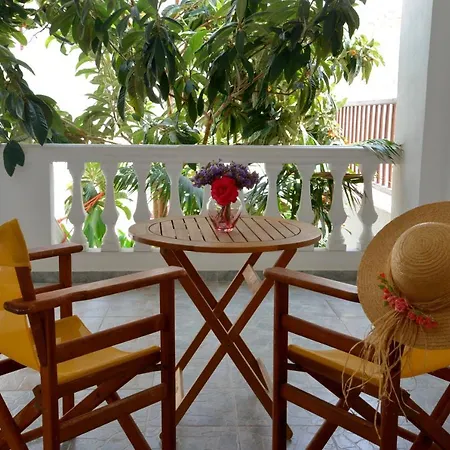 Alisahni Studio Apartment